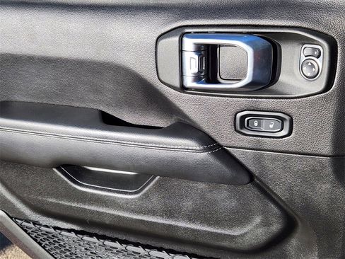 Used 2022 Jeep Wrangler Unlimited Sahara w/ Cold Weather Group image 6