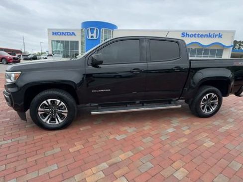 Used 2021 Chevrolet Colorado Z71 AWD/4WD image 7