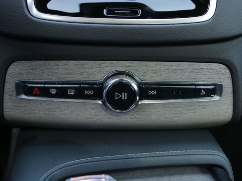 Used 2024 Volvo XC90 T8 Ultimate w/ Lounge Package AWD/4WD image 19