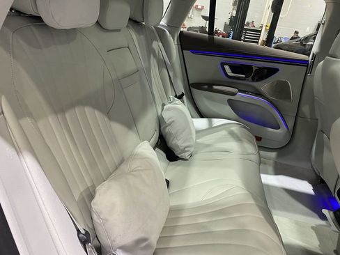 Used 2022 Mercedes-Benz EQS 450+ Sedan image 5