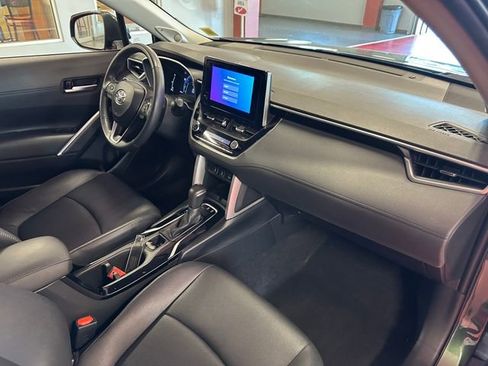 Certified 2024 Toyota Corolla Cross XLE w/ Convenience Package AWD/4WD image 17