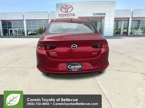 Used 2019 MAZDA MAZDA3 Sedan w/ Preferred Package image 4