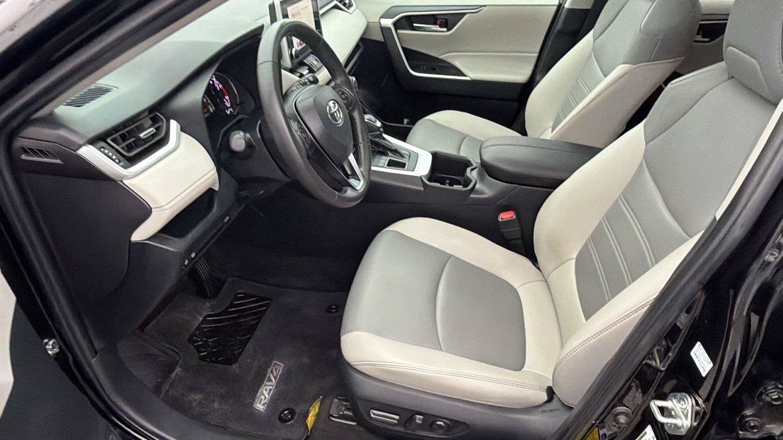 Used 2023 Toyota RAV4 XLE Premium AWD/4WD image 16