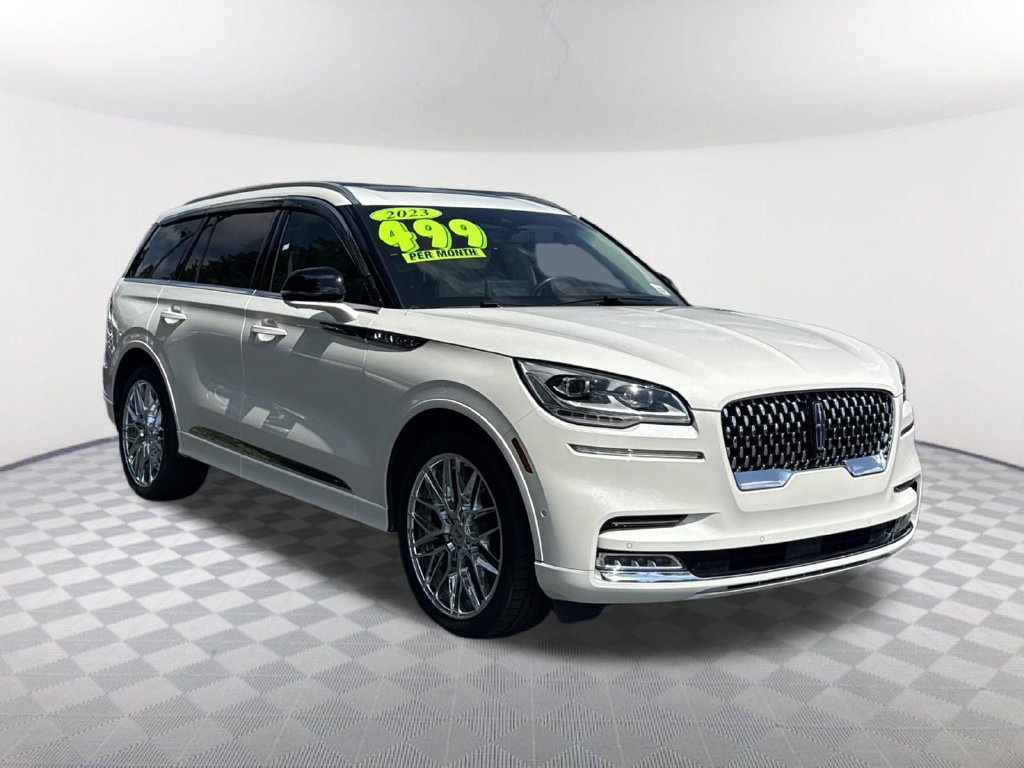 Used 2023 Lincoln Aviator Black Label Grand Touring AWD/4WD image 3