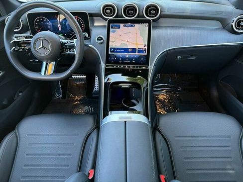 Used 2025 Mercedes-Benz GLC 350e 4MATIC image 17