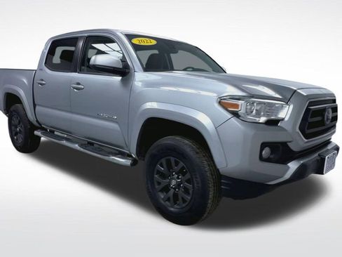 Used 2022 Toyota Tacoma SR5 AWD/4WD image 2
