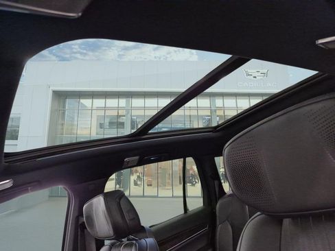 Certified 2026 Cadillac Vistiq Premium Luxury AWD/4WD image 8