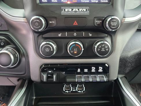 Used 2021 RAM 2500 Big Horn w/ Level 1 Equipment Group AWD/4WD image 16