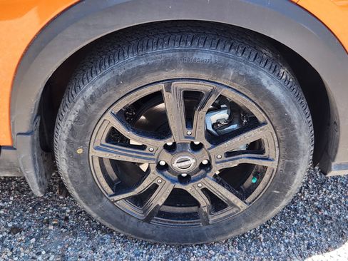 Used 2024 Nissan Kicks SR w/ SR Premium Package FWD image 7
