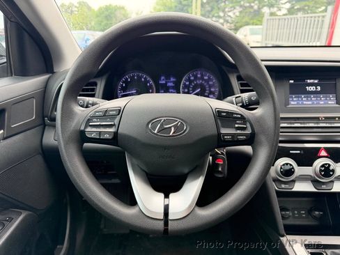 Used 2019 Hyundai Elantra SE w/ Cargo Package FWD image 21