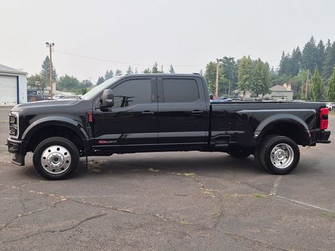 Used 2026 Ford F450 Platinum w/ FX4 Off-Road Package AWD/4WD image 2