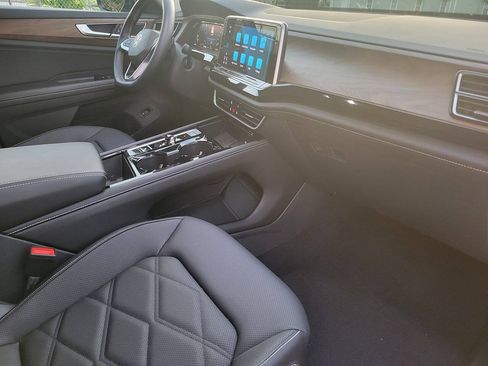 Used 2026 Volkswagen Atlas SE FWD image 10