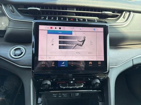 Used 2023 Jeep Grand Cherokee L Limited image 24