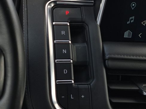 Used 2024 Chevrolet Tahoe LT AWD/4WD image 29
