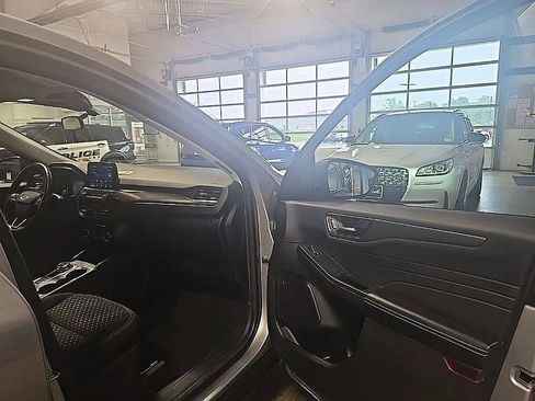 Used 2023 Ford Escape Active AWD/4WD image 38