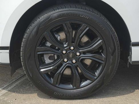 Used 2023 Ford Edge SE w/ Black Appearance Package AWD/4WD image 7