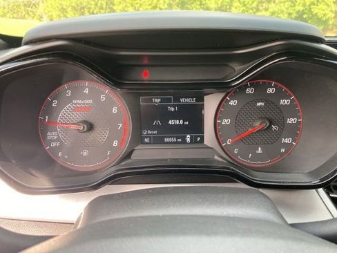 Used 2024 Chevrolet Trax RS w/ Sunroof Package FWD image 15