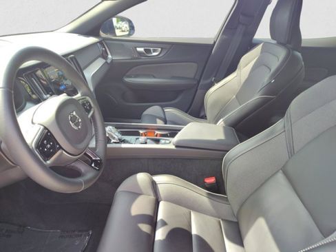 Used 2024 Volvo S60 B5 Plus image 11