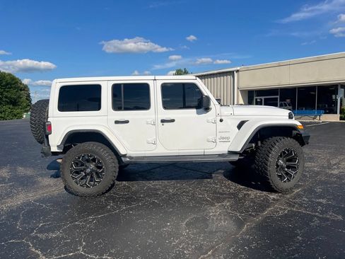 Used 2020 Jeep Wrangler Unlimited Sahara w/ Uconnect 4C Nav & Sound Group AWD/4WD image 2