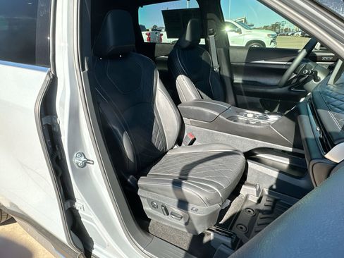 Used 2025 INFINITI QX60 Autograph w/ Cargo Package image 26