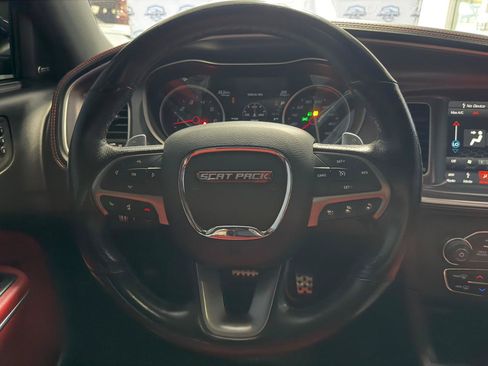 Used 2019 Dodge Charger Scat Pack w/ Technology Group RWD image 31
