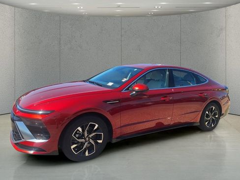 Used 2025 Hyundai Sonata SEL FWD image 1