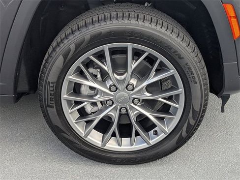 New 2025 Jeep Grand Cherokee L Summit image 11