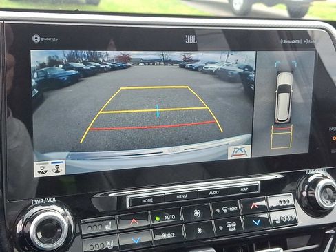 Certified 2022 Toyota Highlander Platinum image 24