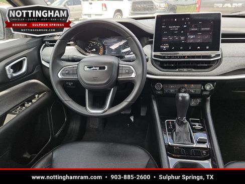 Used 2024 Jeep Compass Latitude AWD/4WD image 11