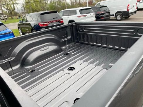 Used 2025 RAM 2500 Limited AWD/4WD image 9