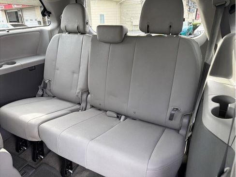 Used 2015 Toyota Sienna XLE Premium AWD/4WD image 14