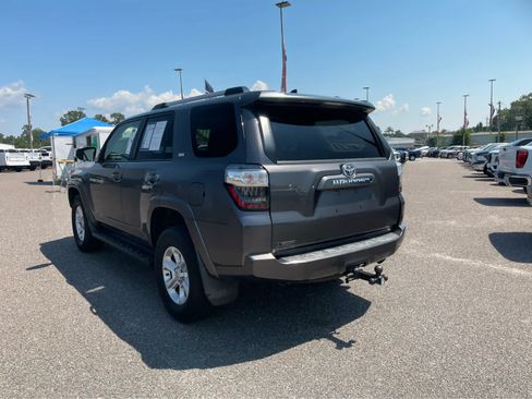 Used 2020 Toyota 4Runner SR5 AWD/4WD image 8