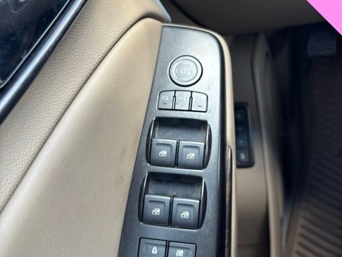 Used 2018 GMC Yukon SLT w/ Premium Edition RWD image 11