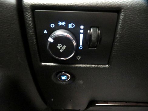 Used 2017 Jeep Grand Cherokee Laredo image 35