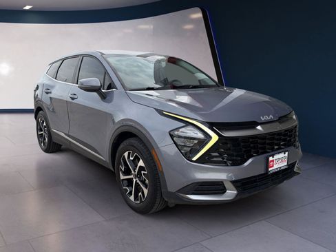 Used 2023 Kia Sportage EX image 7