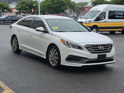 Used 2016 Hyundai Sonata Sport w/ Winter Weather Package FWD image 3