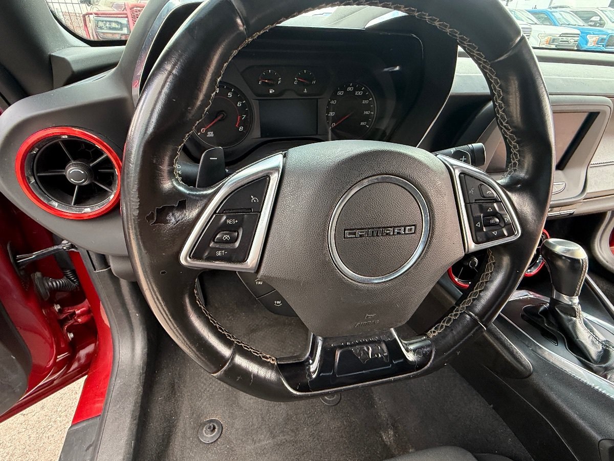 Used 2020 Chevrolet Camaro LT RWD image 19