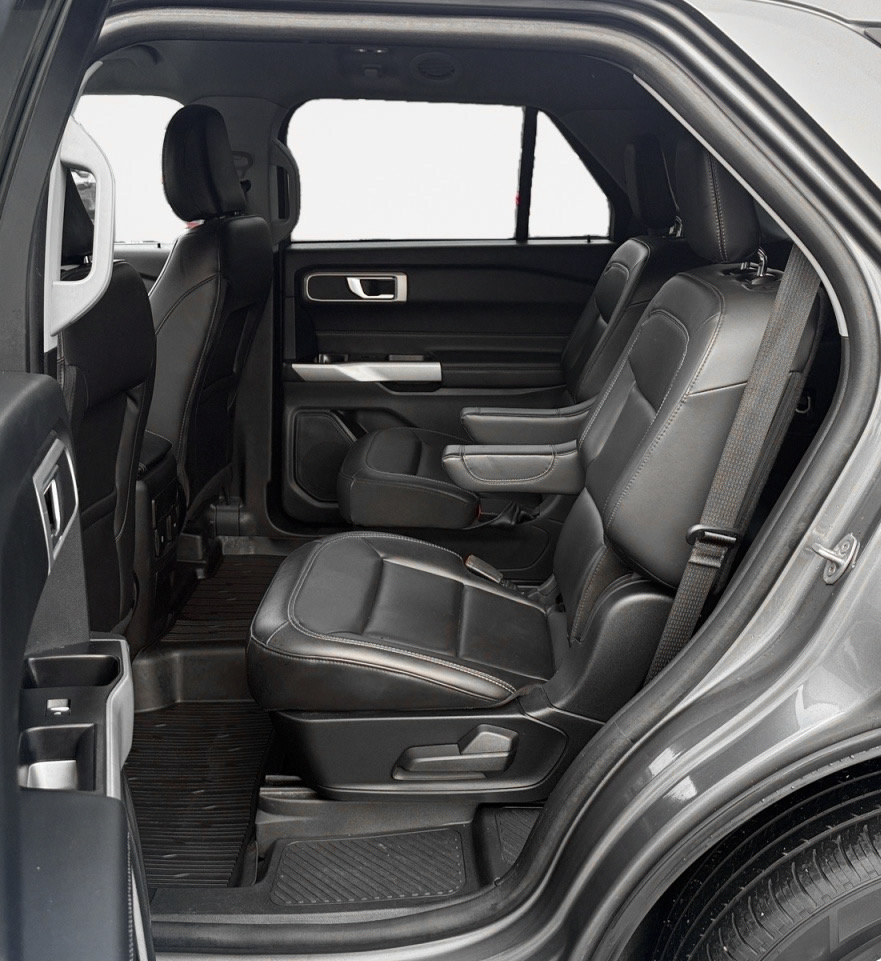 Used 2023 Ford Explorer XLT w/ Equipment Group 202A AWD/4WD image 13