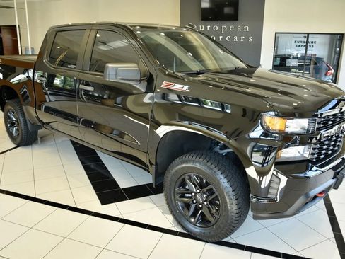 Used 2021 Chevrolet Silverado 1500 Custom Trail Boss w/ Safety Confidence Package AWD/4WD image 8