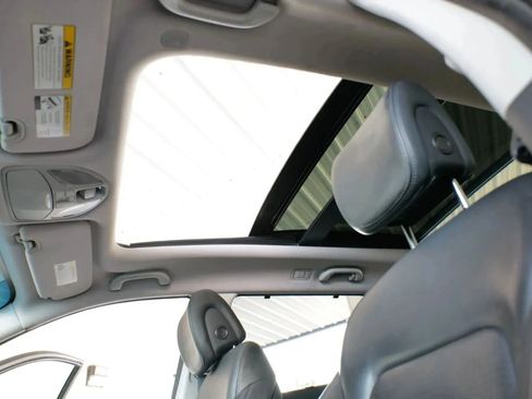 Used 2013 Hyundai Santa Fe Limited w/ Technology Pkg image 27