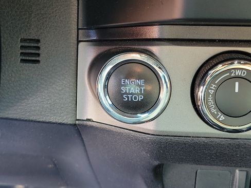 Used 2020 Toyota Tacoma TRD Sport AWD/4WD image 28