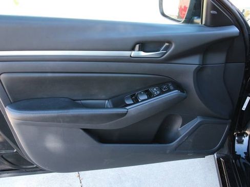 Used 2023 Nissan Altima 2.5 SV image 12