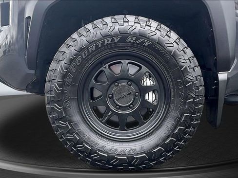 Used 2025 Toyota Tacoma TRD Off-Road AWD/4WD image 8