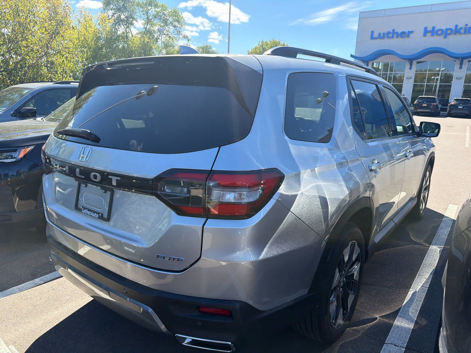 Used 2026 Honda Pilot Elite image 6