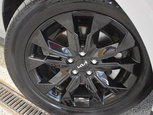 Used 2022 Kia Carnival SX Prestige FWD image 31