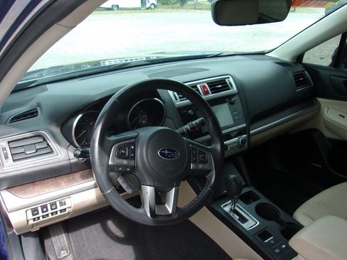 Used 2017 Subaru Outback 3.6R Limited AWD/4WD image 11