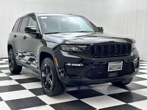 New 2025 Jeep Grand Cherokee Limited w/ Black Appearance Package image 2