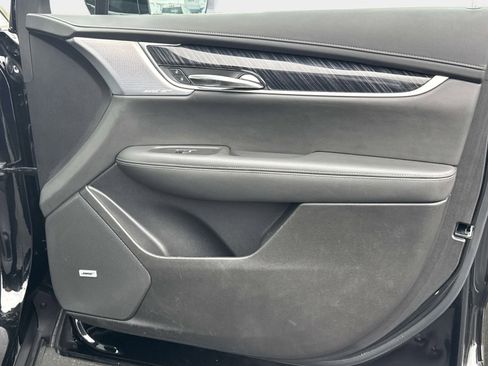 Used 2024 Cadillac XT6 Premium Luxury w/ LPO, Floor Liner Package AWD/4WD image 10