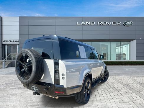 New 2026 Land Rover Defender 130 X-Dynamic SE AWD/4WD image 5