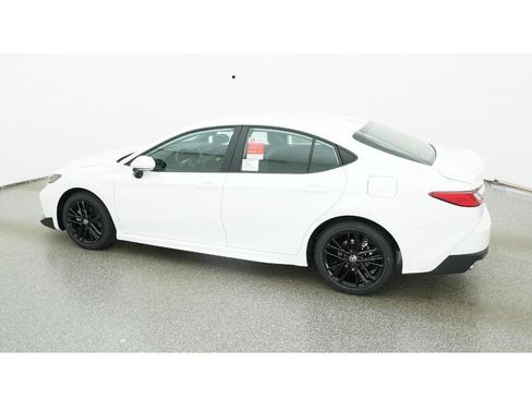 New 2026 Toyota Camry SE image 4